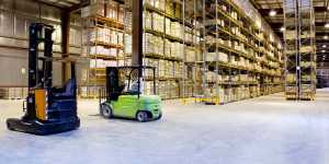WhatToDoWhenMovingToANewCityAlone City Moving residential house moving moving movers foreman